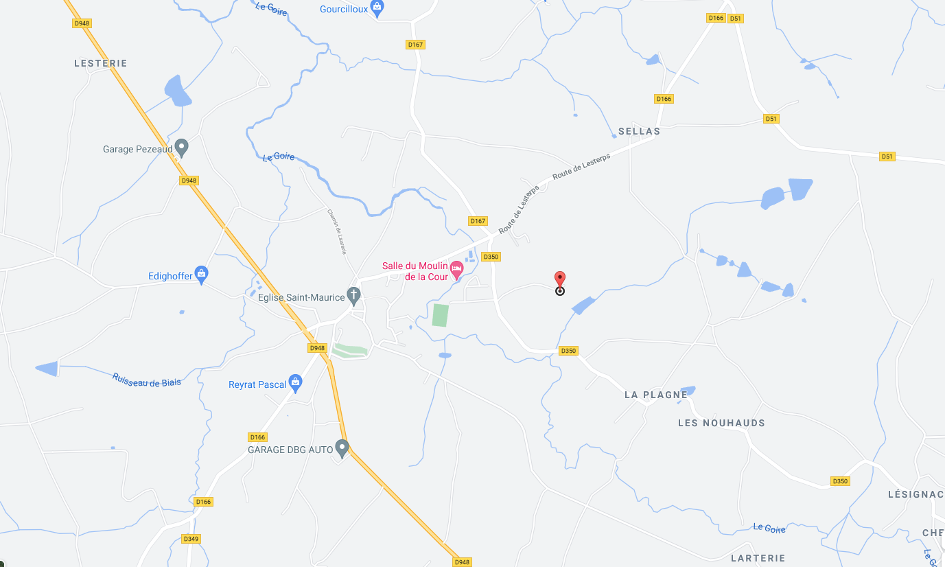 A St Maurice des Lions, suivre Camping/stade